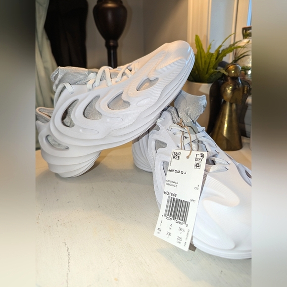 adidas Other - adidas adiFOM Q White Grey HP6584 Makers of Foam Runners Men’s Size US 4.5
